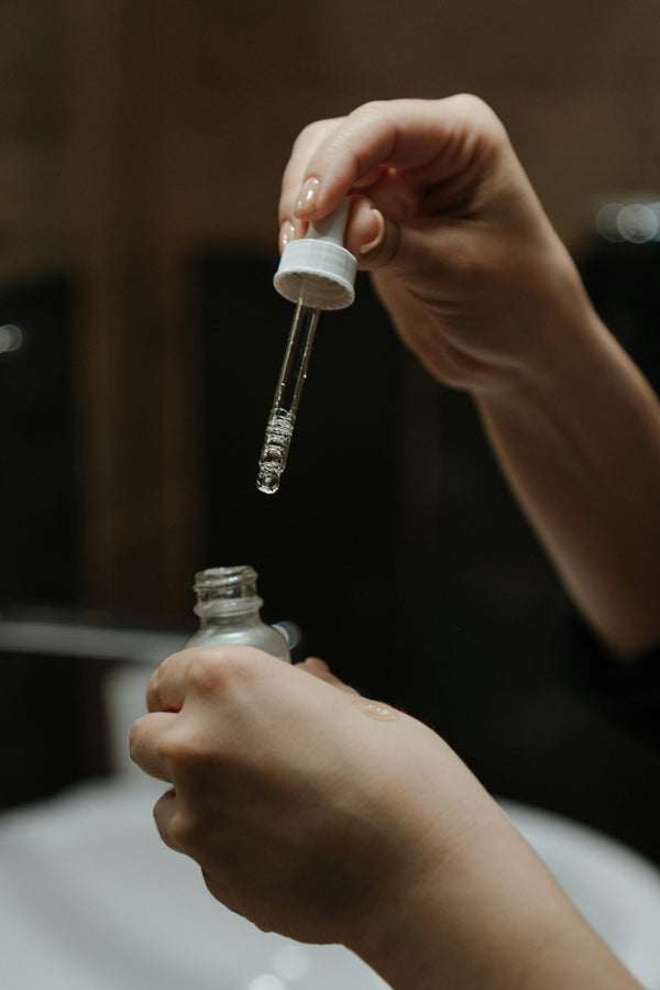 How to Apply Hair Growth Serum (The Right Way)